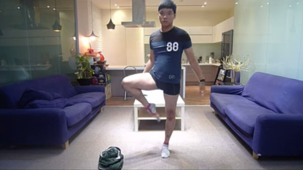 pants_off_without_hands_250714