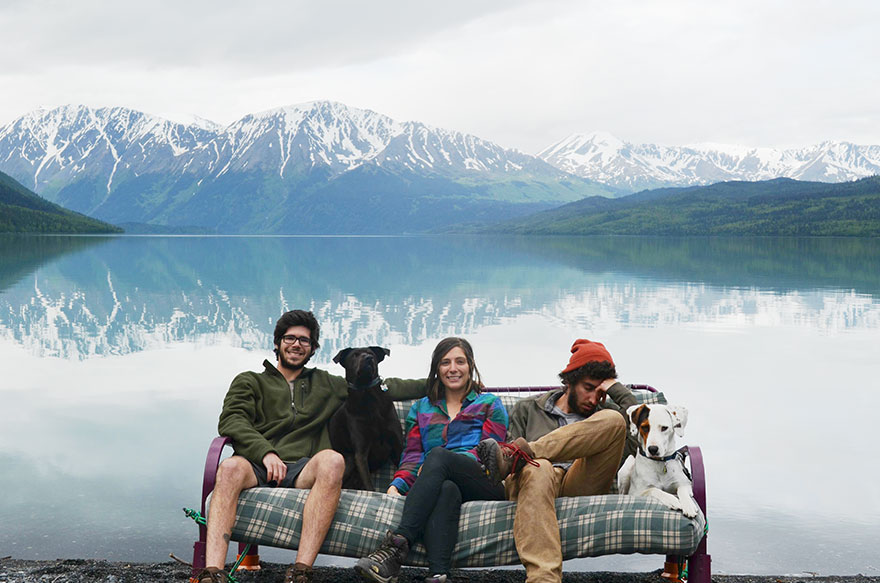 three-friends-two-dogs-one-futon-roadtrip-photos-1_021014