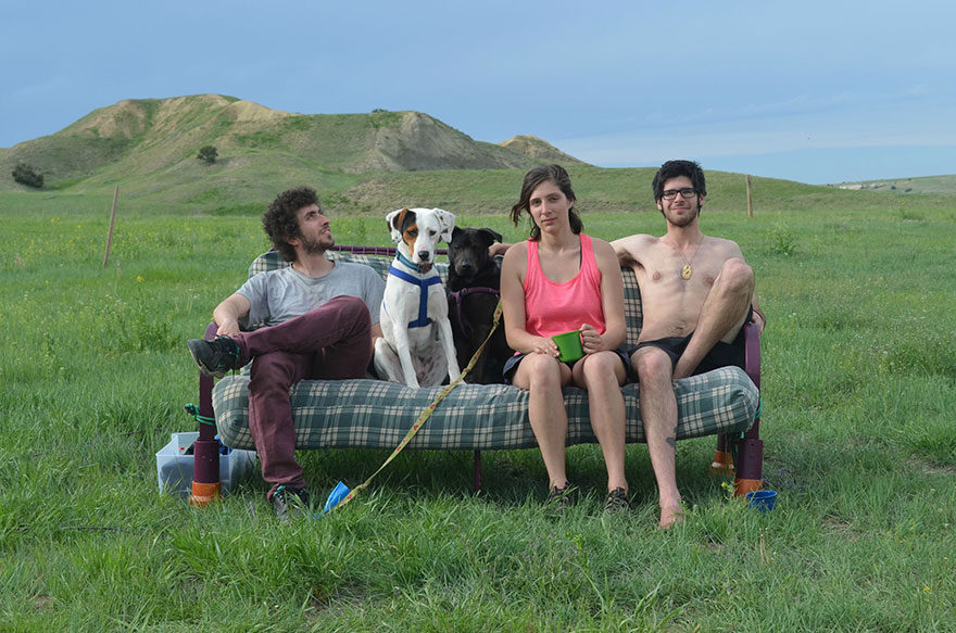 three-friends-two-dogs-one-futon-roadtrip-photos-1b_021014