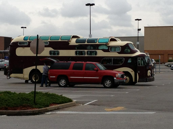 peacemaker_bus_from_outside_and_inside_1b