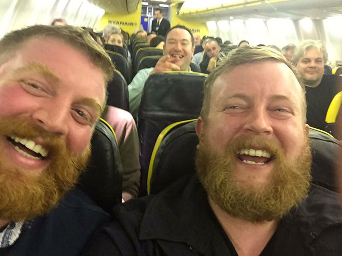 bearded-men-lookalikes-doppelgangers-aeroplane-flight-1
