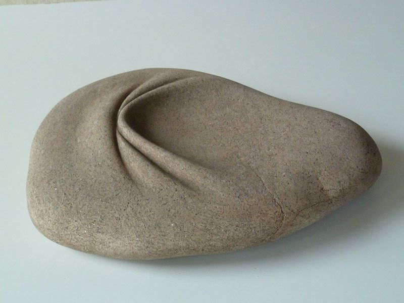 spanish-artist-does-incredible-things-to-stone-1