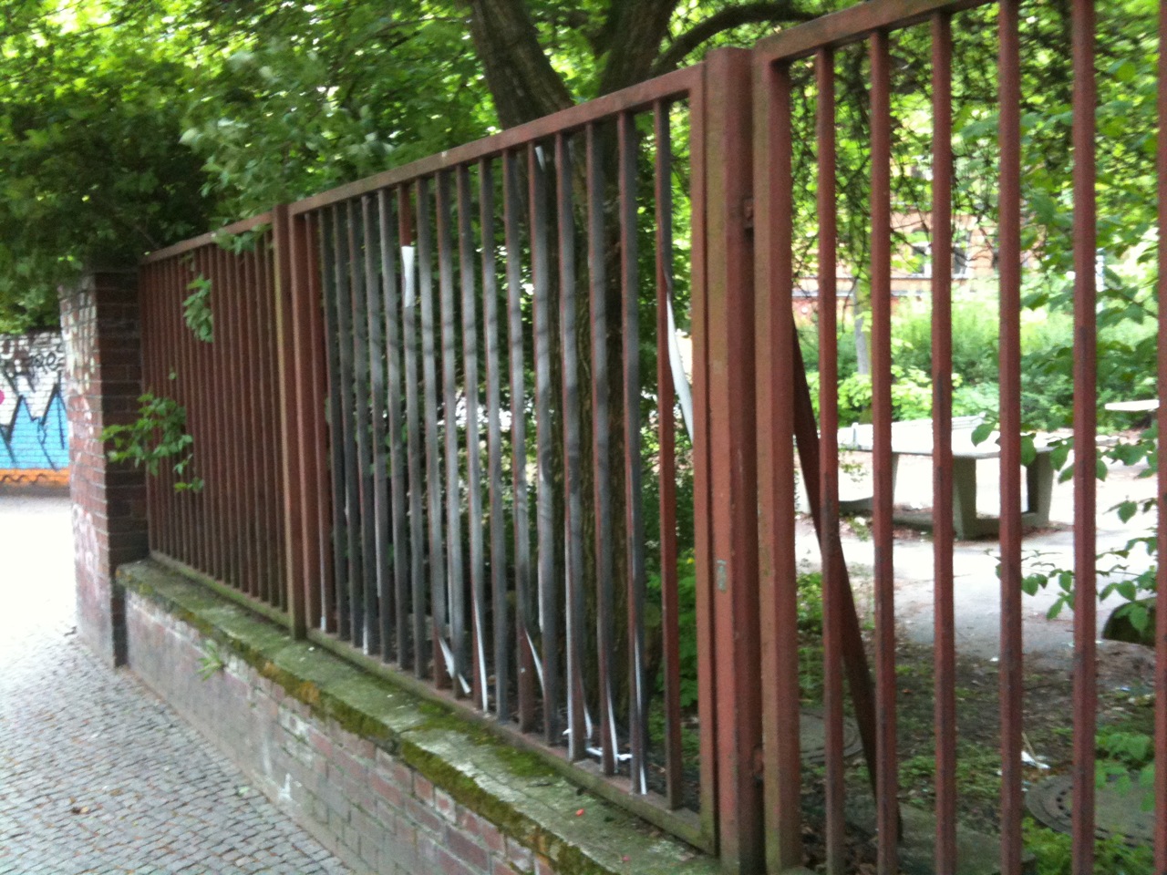 amazing perpectival steert art berlin fence 6 1